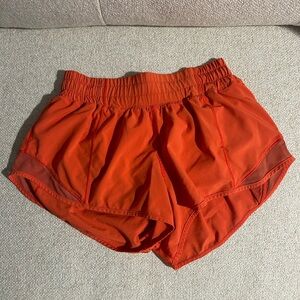 Lululemon hotty hot shorts 2.5 size 4